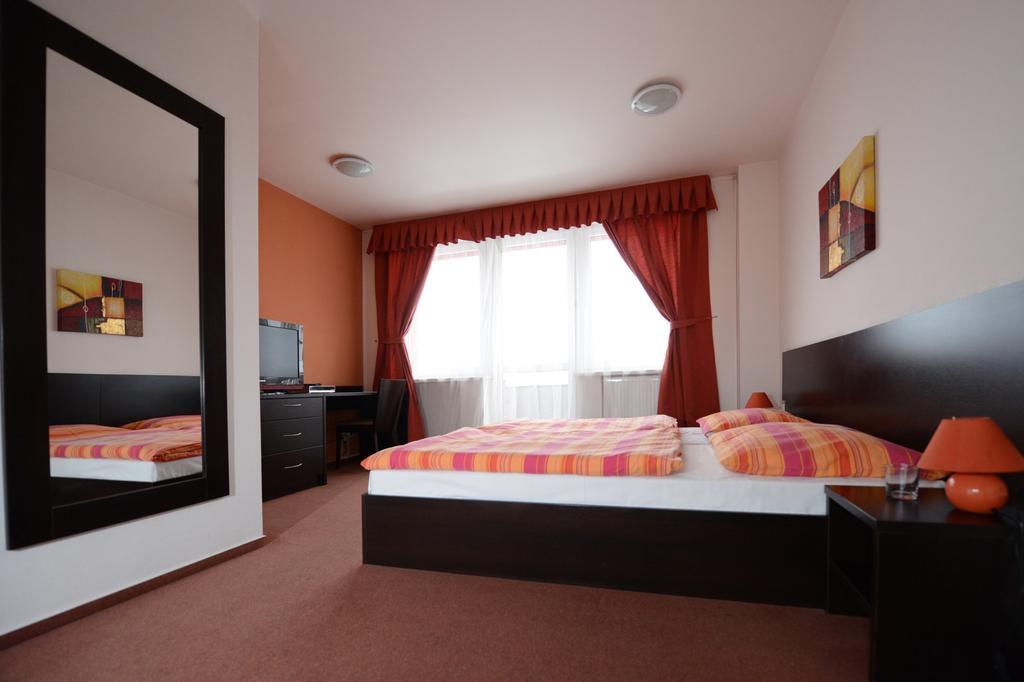 Garni Hotel Fellini Ziar nad Hronom Room photo